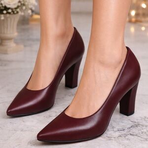 Stephen Venezia woman’s brown heels - size 38 - or 7.5 - made in Italy